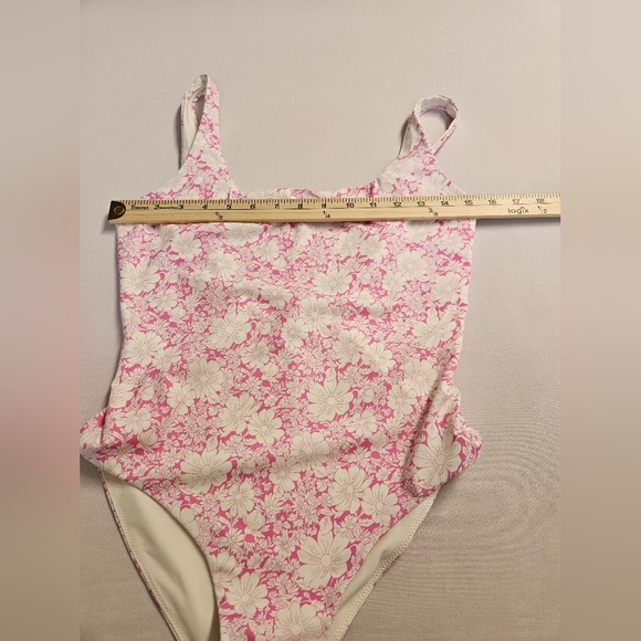 Vineyard, Vines Size S, Pink and White Floral Bodysuit One Piece - Picture 3 of 7
